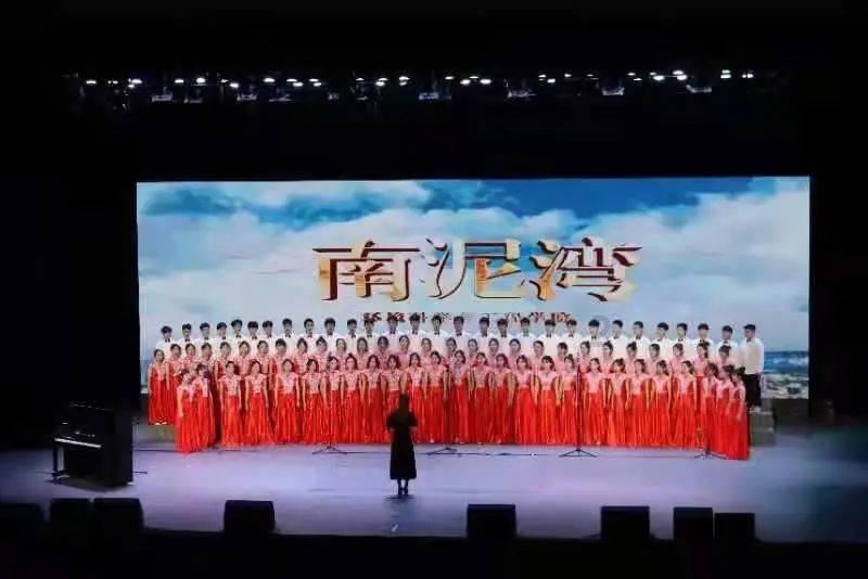 部下尖锐批评谭震林：我喊报告，老蒋还给我还礼，你却没起身！